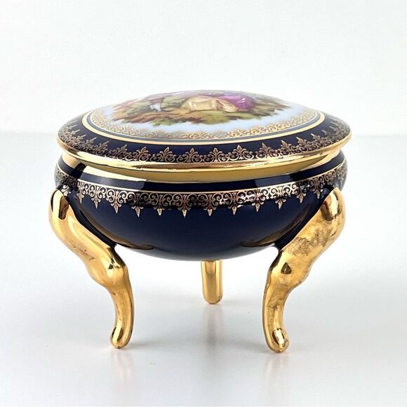 Vintage Limoges France Fragonard Jewelry/Trinket Box Blue Courting Couple - Picture 2 of 10